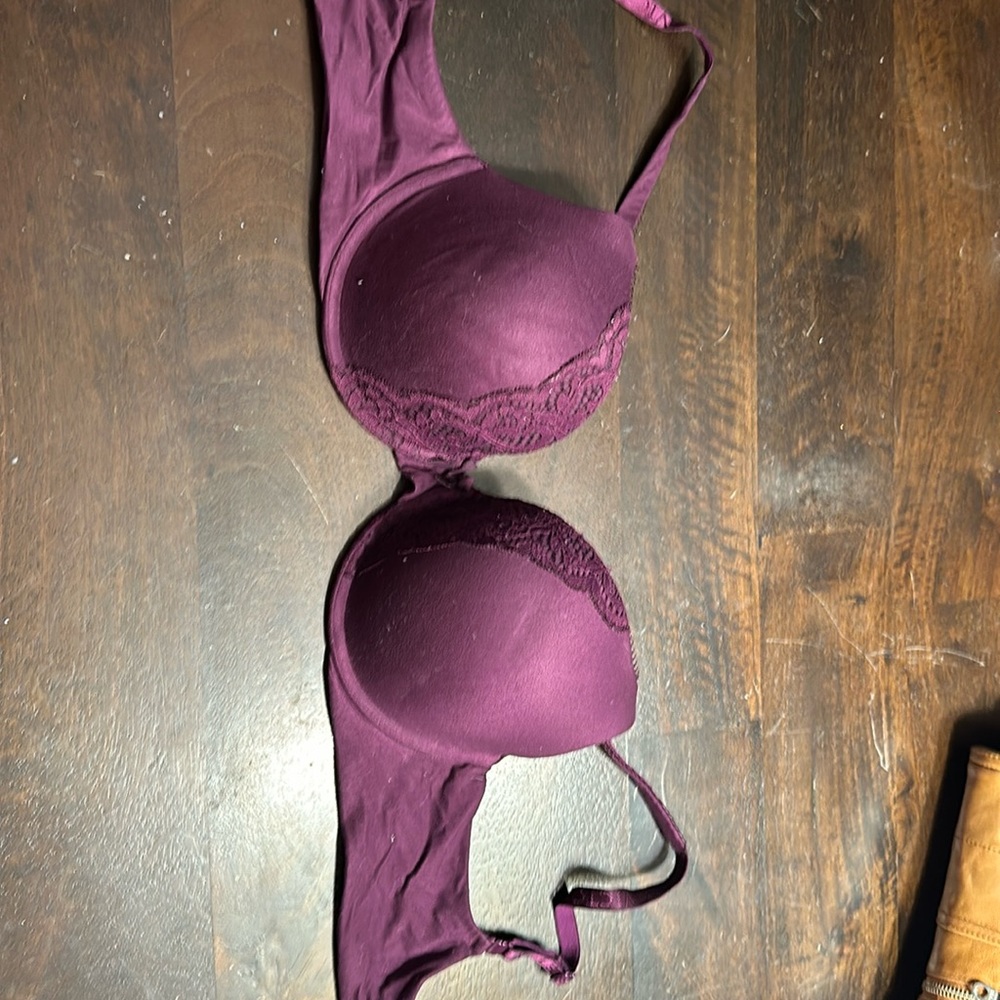 32DD Victoria secrets bra(plum purple)